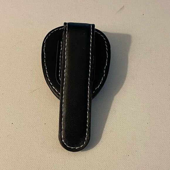 Jaguar Logo Sunglass Holder for Car Black PU Leather NWT - Picture 6 of 9